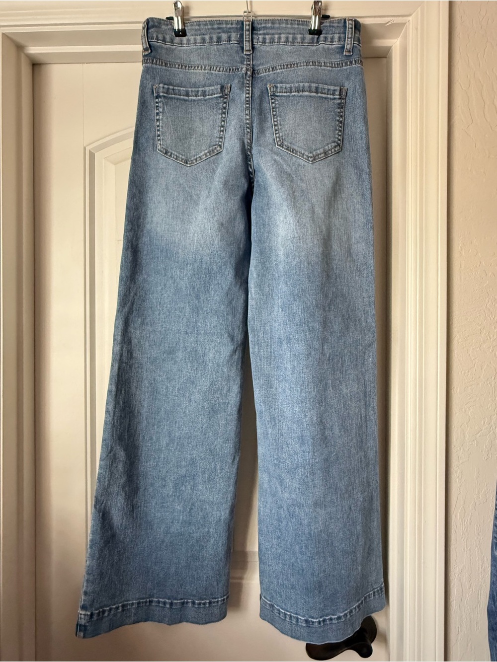 Time and Tru Front Seam Wide Leg Jeans Light Wash - Size 6 - Picture 2 of 3